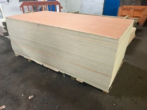 12mm 8ft x 4ft Hardwood Plywood Timber Sheet - Picture 1 of 3