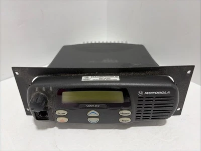 Motorola CDM1250 VHF 136-174MHz 45 Watt Remote Head AAM25KKD9AA2AN - Image 1 of 4