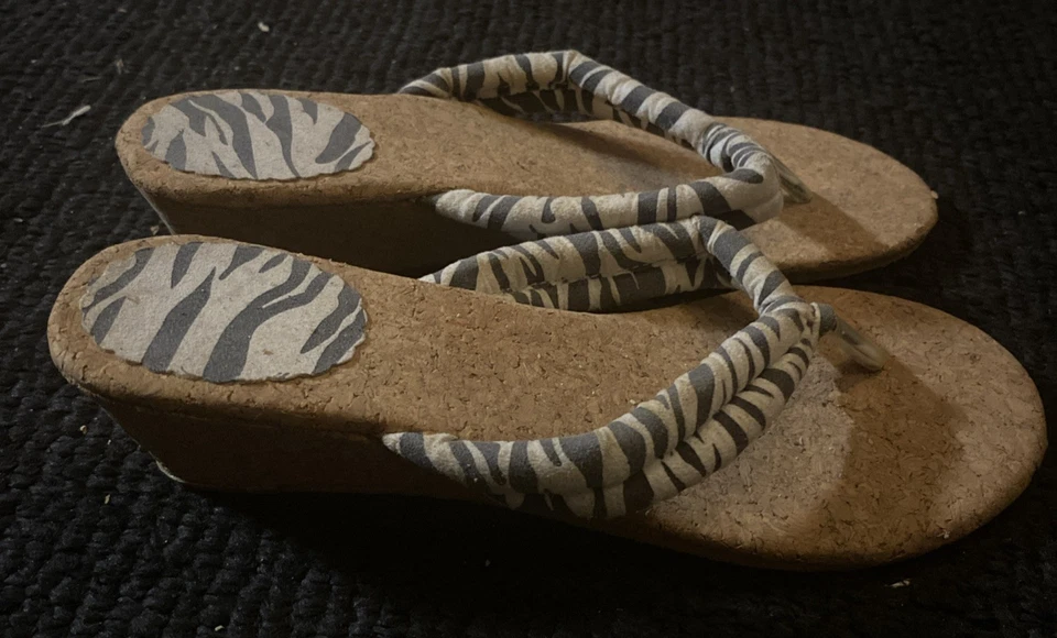  Sandalias de cuña negras cebra chanclas con adornos de joyas NUEVAS TALLA 6 Foto 1 de 4