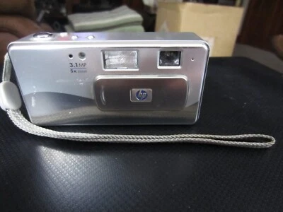 HP Photosmart 435 Silver Digital Camera Untested For Parts / Repair - Image 1 of 2