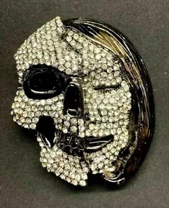 BELLISSIMA FIBBIA CINTURA BIKERS CON STRASS A FORMA DI VISO DI TESCHIO NUOVA OTTIMO REGALO - Foto 1 di 1