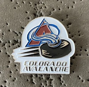 Colorado Avalanche NHL Hockey Pin - Bild 1 von 2