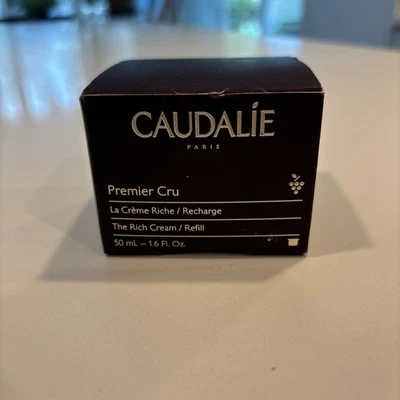 Crema hidratante recargable rica en barrera cutánea Caudalie Premier Cru 50 ml Foto 1 de 4