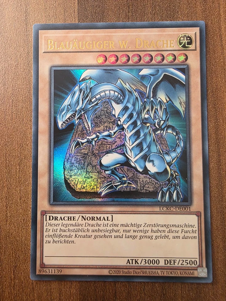 Yu-Gi-Oh! LCKC-DE001 Blauäugiger w. Drache v4 Ultra Rare NM - Bild 1 von 1