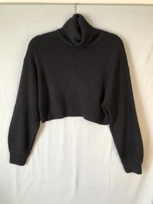 Suéter H&M Negro Cuello Alto Recortado Talla S Armario Grapa a Emparejar con Denim Highrise Foto 1 de 4