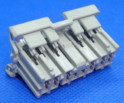 DEFENDER TD5 Instrument Harness 14-Way Grey Connector & Terminals - YPC10495 - Image 1 of 4