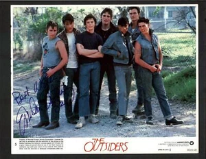 Emilio Estévez - Tarjeta de lobby autógrafo firmada 8x10 - The Outsiders - Imagen 1 de 1