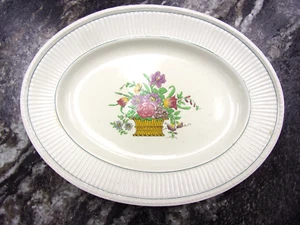 Wedgwood Belmar pattern 15 3/4" Platter - Picture 1 of 2