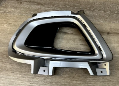 KIA SORENTO 2016-18 RH luz antiniebla adorno pieza fabricante de equipos originales # 86526-C6020 Foto 1 de 4