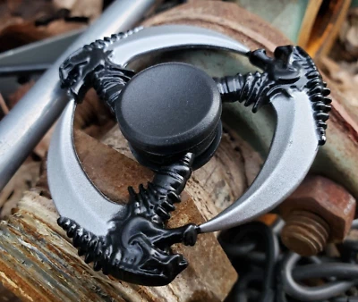 Juguete Fidget Spinner Alien Negro Plata Metal Niños Niñas Niños Adultos TDAH Enfoque Foto 1 de 4