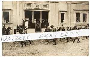 CARTOLINA FOTOGRAFICA RE E REGINA ROMA ANZIANI MILIZIA TERRITORIALE BICI VG 1907 - Picture 1 of 2