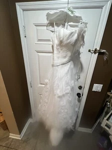 White Demetrios Wedding Dress W/ Vale Size 4 Great Shape Cleaned Ready to use - Picture 1 of 24