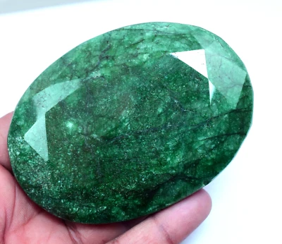 Natural Huge Green Emerald Zambian 1079.0 CT Certified Oval Cut Loose Gemstone - Image 1 of 4
