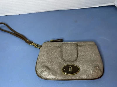 PULSERA FOSSIL, en Dorado con Borde de Cuero Marrón, Cremallera y Cierres a Presión Foto 1 de 4