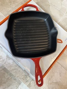 Le Creuset Cast Iron Signature Square Skillet Grill - 26cm, very minor used. - Picture 1 of 4