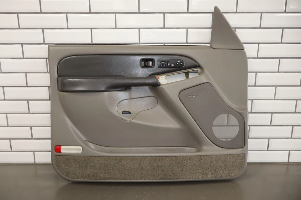 03-06 Chevy Tahoe Suburban GMT800 Panel de puerta interior izquierda izquierda derecha gris carbón 922 Foto 1 de 4