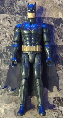 Figura de acción Batman 12 pulgadas Mattel DC Comic Missions vs Man-Bat True Moves 2018 Foto 1 de 3