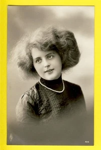 cpa Foto Postkarte Printed in GERMANY HOLIE YOUNG FEMME Recht junge Frau - Bild 1 von 2