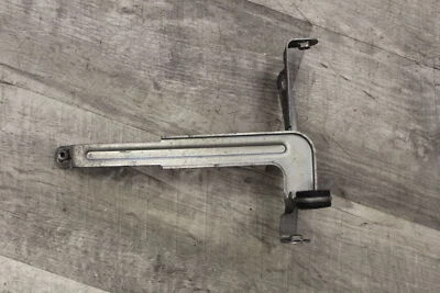 2009 Suzuki GSXR1000 GSXR 1000 OIL COOLER RADIATOR BRACKET — 第 1/3 张图片