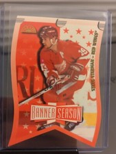 Steve Yzerman 1997-98 Leaf Banner Season Card #5 #1758/3500 RED WINGS HOF