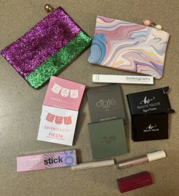 IPSY лот из 2 гламурных сумок с всего 10 образцов палитра теней для век, карандаши, вкладыш - Изображение 1 из 4