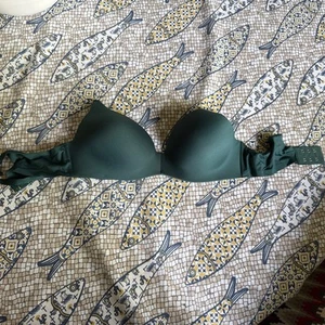 Uniqlo Wireless Lined T-shirt Bra Size 34/36 AA A B - Picture 1 of 3