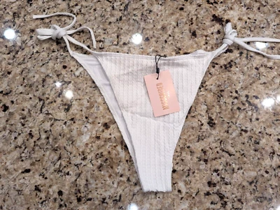 Parte inferior de bikini con correa texturizada blanca alta 8 Missguided Tall Foto 1 de 4
