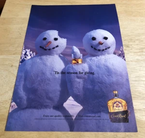 Muñecos de nieve de Navidad Crown Royal Canadian Whisky 2001 - Anuncio de revista vintage - Imagen 1 de 1