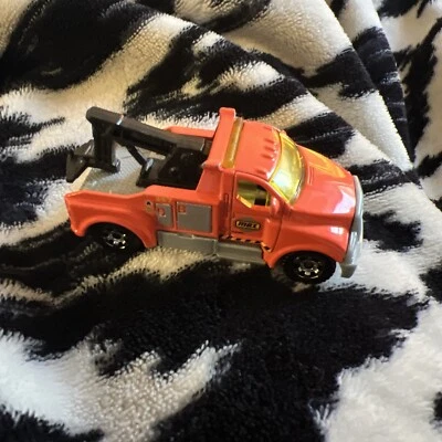 2004 Matchbox MB661 2005 Tow Truck Orange Made In Thailand  - Image 1 of 4