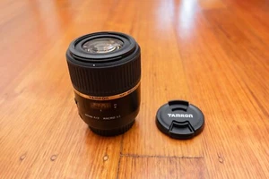 Tamron SP 60mm F2 Macro Di II Full Frame Lens for Canon EF (Mint Condition) - Picture 1 of 5