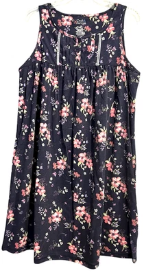 Camisón Pintuck Croft & Barrow Talla Mediana Azul Marino Floral Sin Mangas Encaje Foto 1 de 4