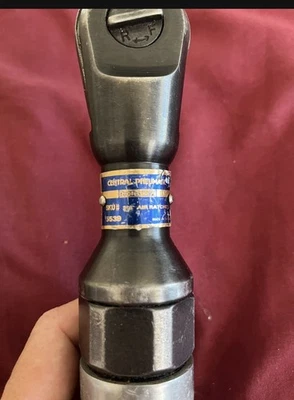 Llave de trinquete neumática central de aire profesional de 3/8". Foto 1 de 4