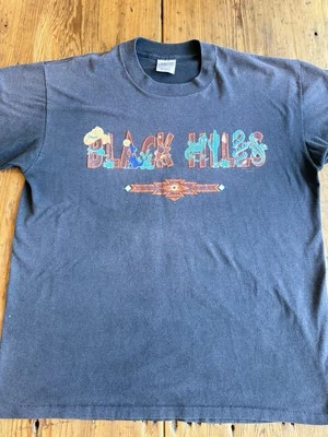 VTG ‘93 Oneita Tag Black Hills Tshirt South Dakota Maiden Native American Aztec - Image 1 of 4