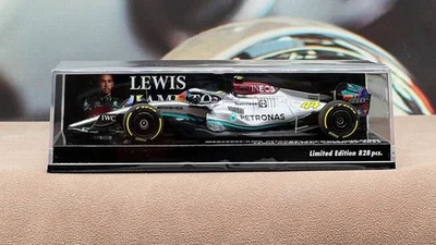 Modello Minichamps 1/43 Mercedes-AMG Petronas F1 W13 E Performance Miami GP 2022 - Immagine 1 di 4