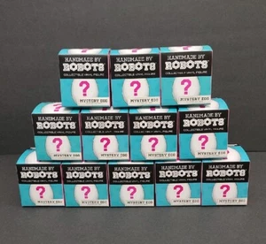 12 HANDMADE BY ROBOTS Knit Series Mystery Egg Packs COLLECTIBLE Vinyl Figure - Picture 1 of 4