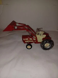 1/16th Scale International 460 With Loader  2009 Red Power Round Up - Picture 1 of 4