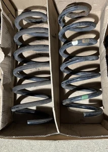 Porsche 996 Coupe Set Of 2 Rear Coil Springs, 6-Speed 1999, Factory Ride Height - Picture 1 of 3