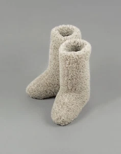 Size 11 (44 EU) GREY CALF TALL WOMENS WOOL BOOTS WARM WHITE SLIPPERS SHEEP COZY - Picture 1 of 4