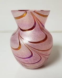 Art Glass Vase hand blown red with swirl - Picture 1 of 7