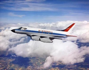 McDonnell 119 Avión Escritorio Madera Modelo Pequeño Nuevo - Imagen 1 de 3