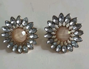 Orecchini traforati con fiori strass tono oro #R 20 - Foto 1 di 4