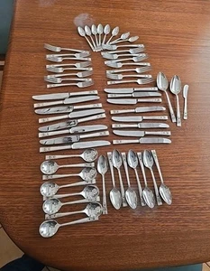 Vintage Oneida Community Hampton Court Silver Plate Person 59 Pieces Cutlery - Picture 1 of 19