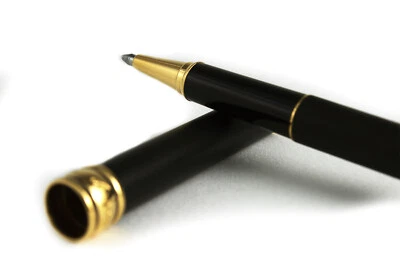 Bolígrafo Aurora Magellano Mate negro y dorado Foto 1 de 4
