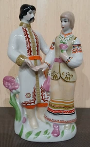 Soviet porcelain figurine, Ukrainian couple - Picture 1 of 8