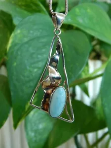 JS 925 Sterling Silver Ladies Hammered Larimar Modernist Pendant 4.7g - Picture 1 of 6