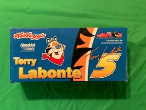 Kelloggs 2002 Terry Labonte #5 Monte Carlo Limited Edition 1:24 Scale Stock Car - Picture 1 of 24