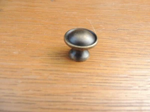8 New Dark Burnished Brass Finish Drawer/Door Knobs~Cabinet Hardware - Imagen 1 de 5
