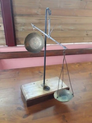 Balance De Precision Ancienne Trebuchet Avec Coffret Bois Vintage - Photo 1/4