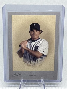 2005 Donruss Studio Portraits Throwback Threads Ivan Rodriguez White /30 Tigers - Picture 1 of 3