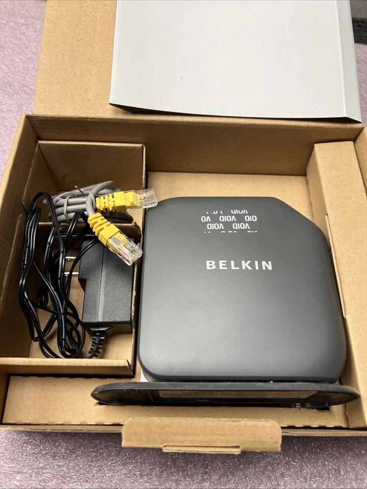 4A Belkin Surf N300 Wireless Router 4 10/100 Port 300 Mbps F7D2301 v1 - Image 1 of 4